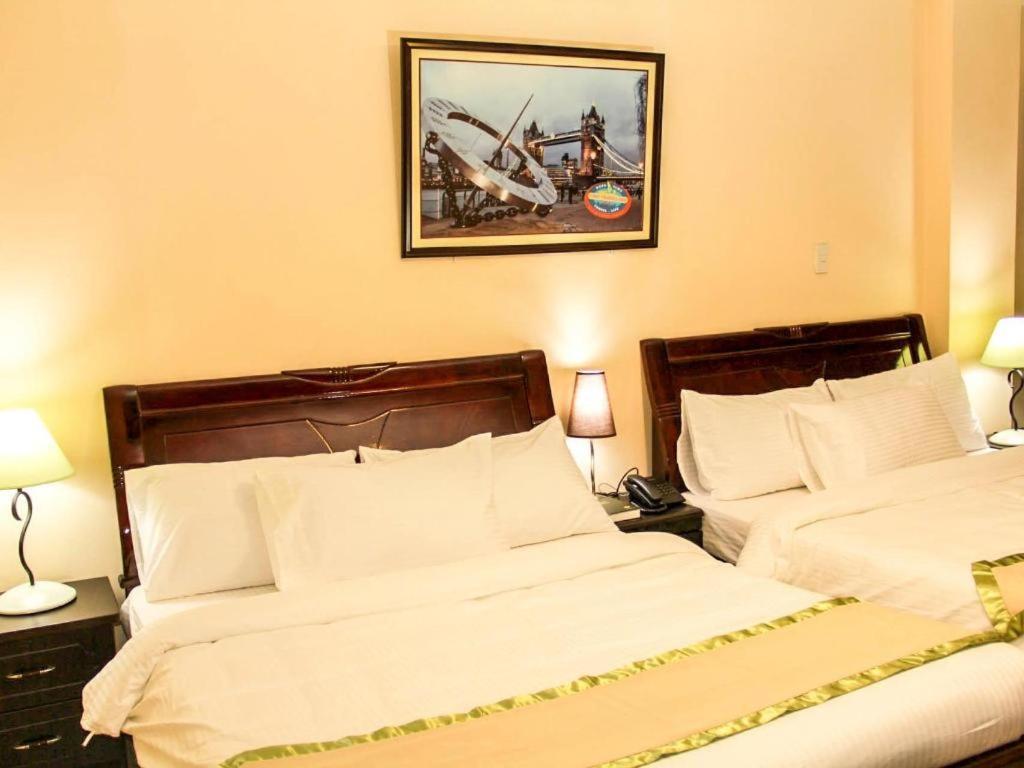Time Travellers Hotel Manila Esterno foto