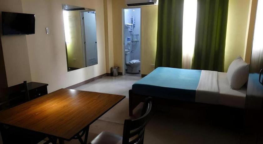 Time Travellers Hotel Manila Esterno foto
